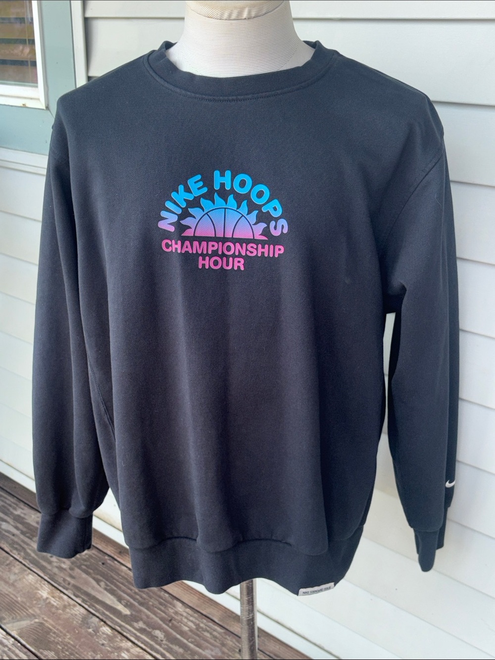 Nike Hoops Black Crewneck Sweatshirt with Blue and Pink Graphic. Large.